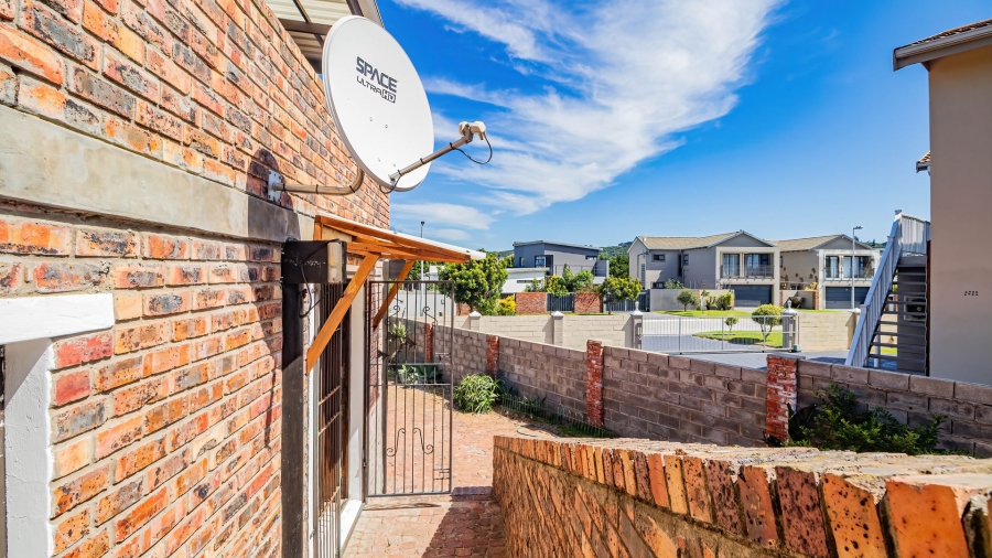 5 Bedroom Property for Sale in Lovemore Park Eastern Cape